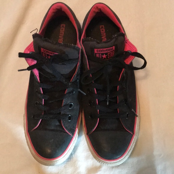 black converse with pink trim